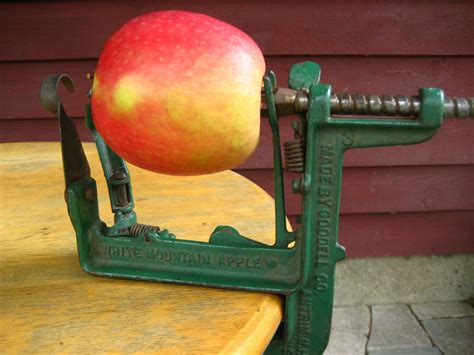 Vintage Apple Peeler Corer Slicer By White Mountain
