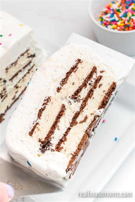 Easy Ice Cream Sandwich Cake ⋆ Real Housemoms