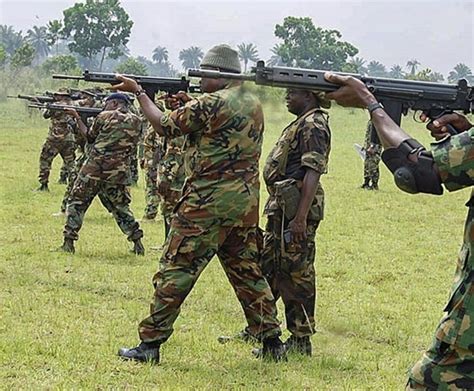 Here is the nigerian army recruitment 2020/2021 application portal | recruitment.army.mil.ng. Nigerian Army Facts: Officers Salaries, Ranks, Badges ...
