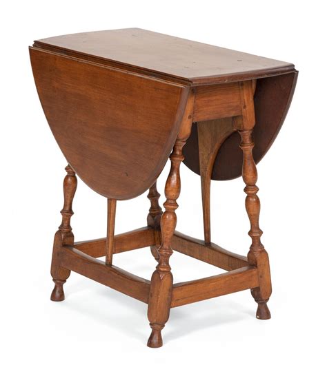 Lot New England Butterfly Drop Leaf Table In Maple Turned Splayed