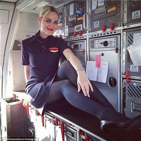 Hot Flight Attendant Hot Flight Attendants In 2019 Cabin Crew Flight Attendant Airplane