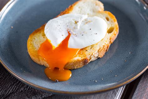 Poached Eggs Italian Recipes By GialloZafferano