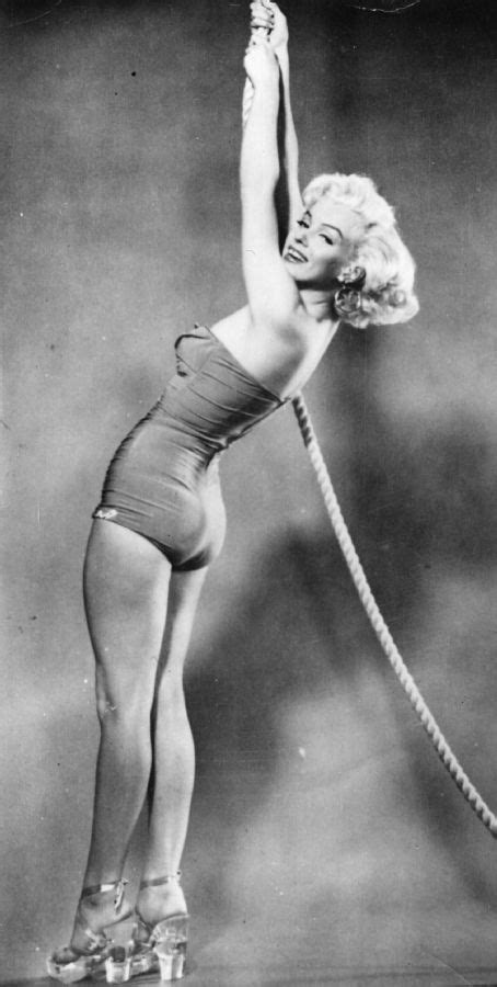 Curious Funny Photos Pictures Retro Marilyn Monroe In Swimsuit