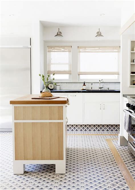 Make sure that you create harmony between the subtle it will be helpful if your kitchen flooring has some cushioning, especially if you have back problems. 18 Beautiful Examples of Kitchen Floor Tile
