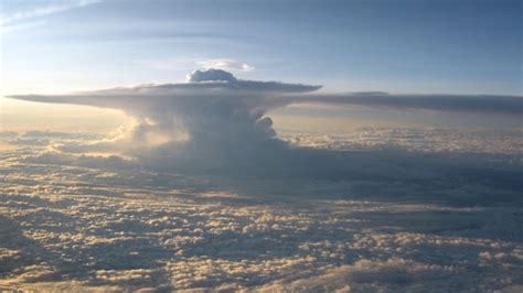 What's The Difference Between Scattered And Isolated Thunderstorms? | Mental Floss