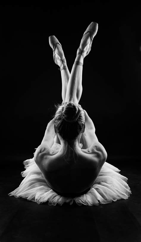 Pin By Morgan On Dance Ballet Photography Dance Photography Dance Poses