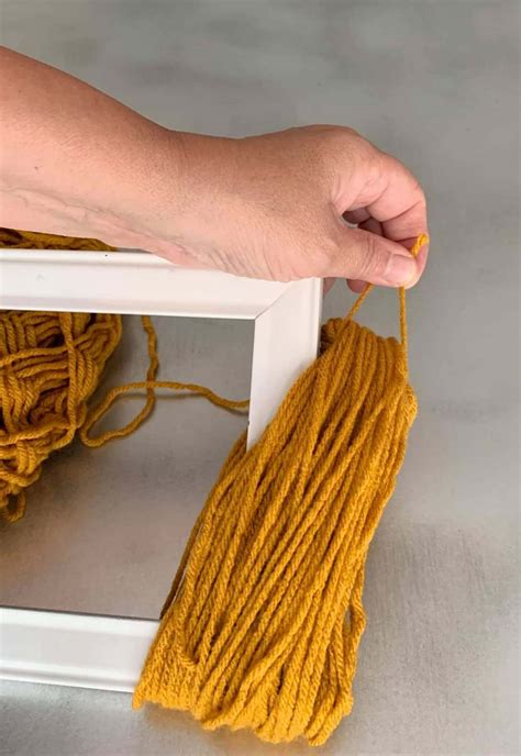 Make A Throw With Chunky Tassels With A Throw And Yarn Savvy Apron