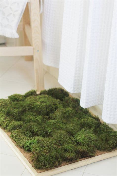 Has there ever been a softer bath mat than this? This DIY Moss Shower Mat Will Turn Your Bathroom Into a Spa-Inspired Sanctuary | Hunker ...