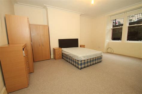 See properties in glasgow on a map. '6 bedroom HMO flat available NOW' Room to Rent from SpareRoom