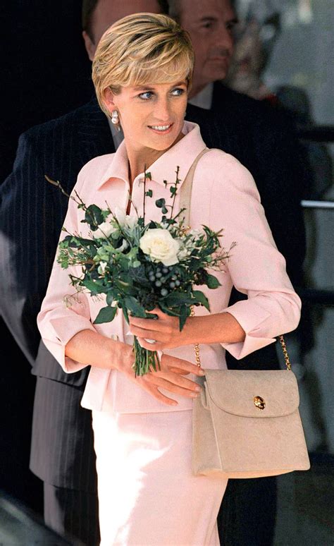 Diana was born into an aristocratic english family with royal ancestry as the honorable diana spencer. Royal Family Around the World: Images of the late People ...