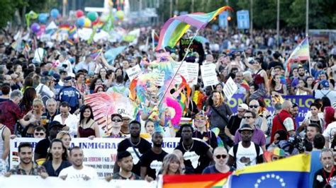 la marcha del orgullo 2018 será el 7 de julio y recordará la primera en madrid que fue hace 40 años