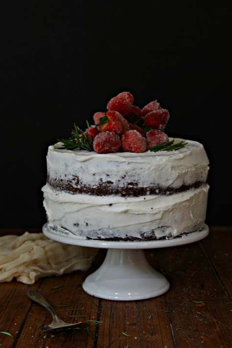 Naked Cake With Sugared Berries Bell Alimento Bell Alimento