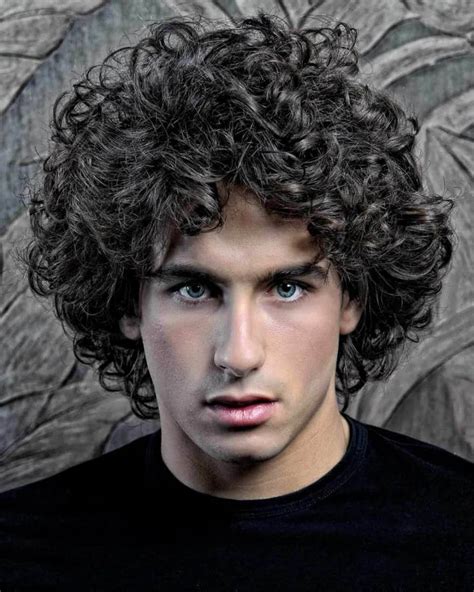 The shoulder length hairstyles are common and work best to men who have good natural hair. The 45 Best Curly Hairstyles for Men | Improb