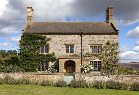 Cotswold Farmhouse — Stock Photo © Andrewroland 35195649