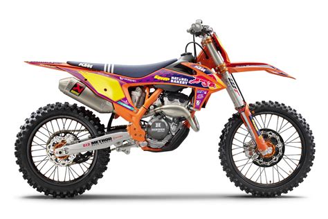 The new off road from ktm comes in a total of 2 variants. KTM Unveils 2021 KTM 250 SX-F Troy Lee Designs Model ...
