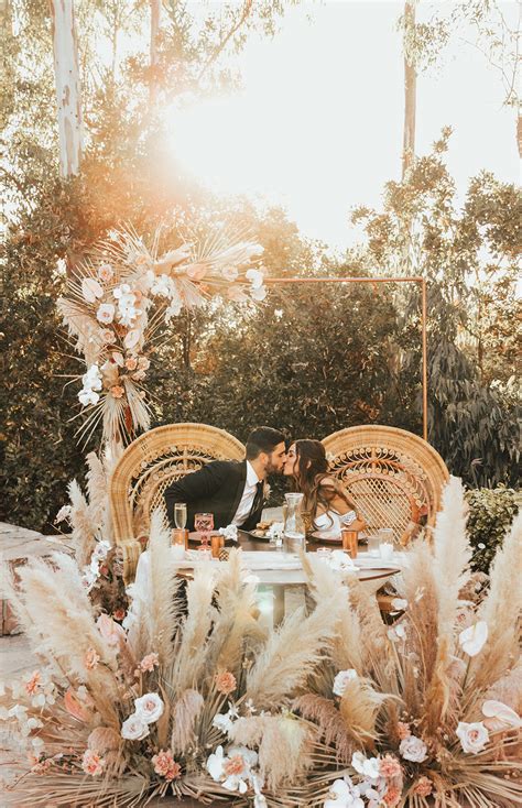 30 Dramatic Pampas Grass Wedding Ideas That Are New And