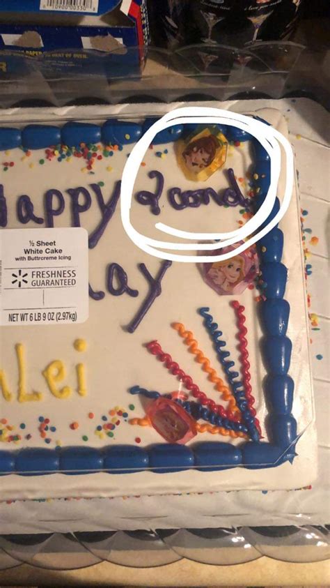 Somos una de las tiendas en línea preferidas en méxico porque en nuestro catálogo vas a encontrar. This birthday cake from Walmart in our little hometown. : funny