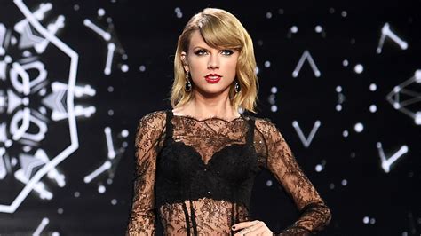 here s why taylor swift just bought some porn sites with her name on them vanity fair