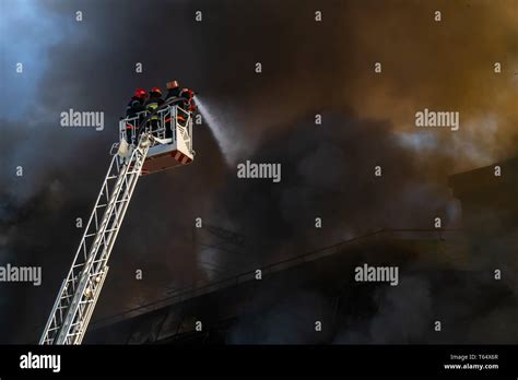 Firefighters Extinguish A Big Fire Stock Photo Alamy