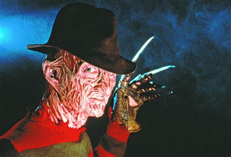 Freddy krueger's been hunting down kids and teens through their dreams since 1984, over 20 years now. FREDDY KRUEGER BU SEFER TELEVİZYONDA KORKUTACAK - playtuşu