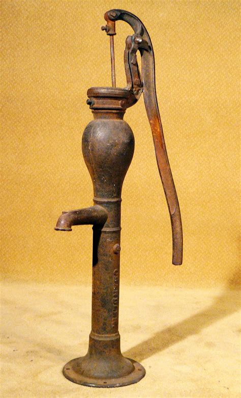 Antique Iron Hand Crank Farmers Water Pump
