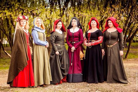 Saint Thomas Guild Medieval Reenactment Group From Russia Burgundy Xv