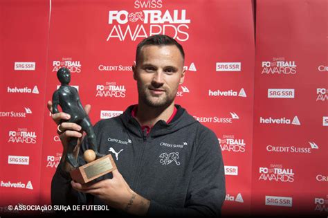 Haris seferović has been playing for teams like benfica, switzerland, eintracht frankfurt. Haris Seferović in Geral