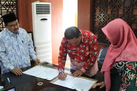 Pj Bupati Aceh Jaya Tanda Tangani Mou Dengan Kemenag
