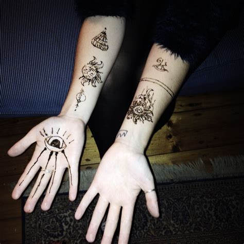 Sun And Moon Henna Henna Hand Tattoo Henna Tattoo Hand Tattoos
