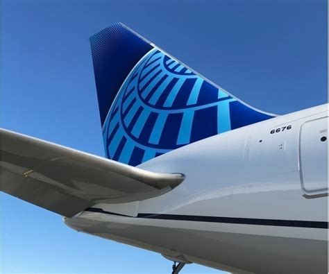 First United 777 With New Livery Takes Inaugural Flight ...