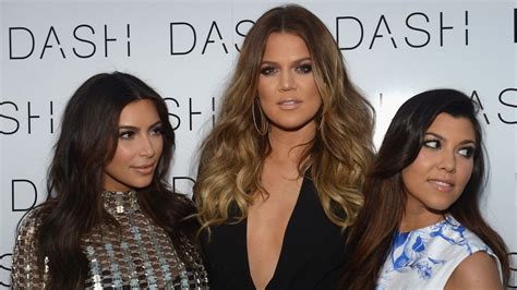 khloe kardashian explains why her sisters are the ultimate mom mentors entertainment tonight