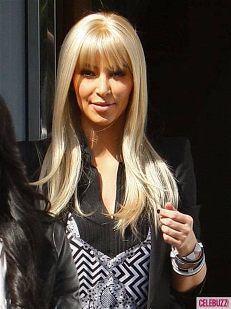 Kim kardashian is a fashion icon. Look at Meeeeeeeeeeeeeeee! Kim Kardashian SHOCKS world in ...