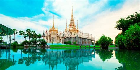 | from the nomadic steppes of kazakhstan to the frenetic streets of hanoi, asia is a continent so full of intrigue, adventure, solace and spirituality that it has fixated and confounded travellers for centuries. Continúa el aumento del turismo en Asia | Cinco Noticias
