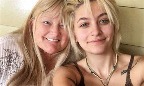 Paris Jackson And Mother Debbie Rowe Look Content In Snap Daily Mail Online