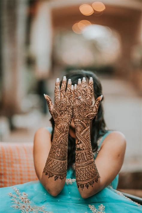 Photo Of An Intricate Back Hand Mehndi Design Back Hand Mehndi