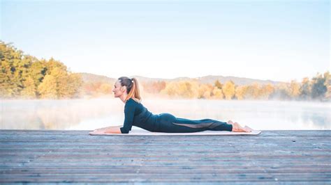 How To Do Sphinx Pose In Yoga Salamba Bhujangasana—proper Form