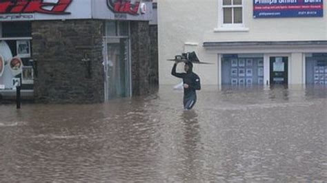 Braunton Flooded After River Defences Breached Bbc News