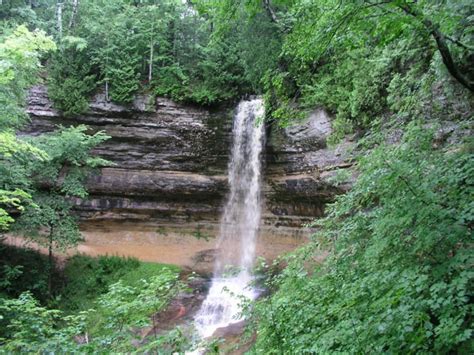 8 Beautiful And Easily Accessible Waterfalls In Michigan