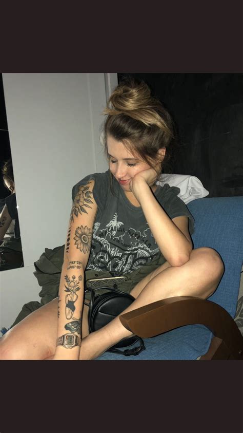 Pin De Ana Beatriz Assis Em Tattoo Tatuagem Hippie Tatuagens Para Braço De Mulher Tatuagem