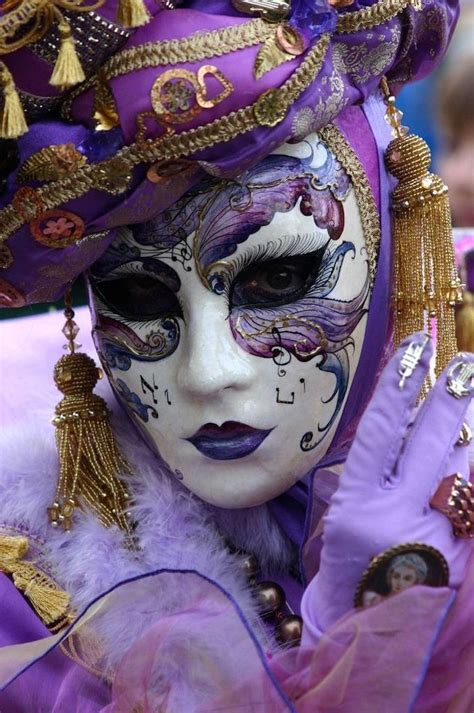 Go Ahead And Steal These Awesome Mardi Gras Mask Ideas