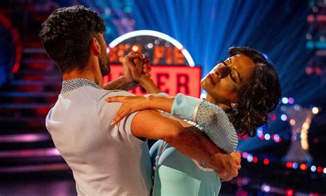 Strictlys Giovanni Pernice Calls Ranvir Singh A Beautiful Princess After Kissing Her In