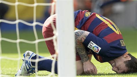 Barcelona Lionel Messi Out For Two Months Uefa Champions League