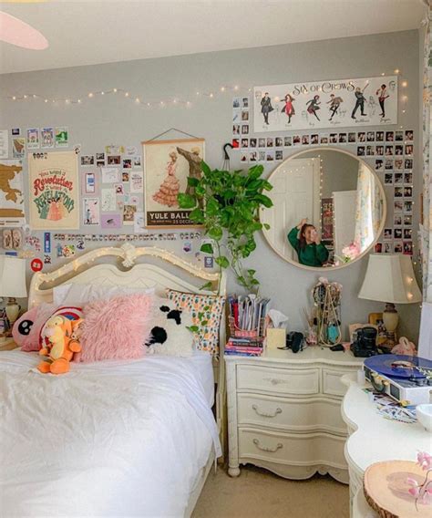 Indie bedroom, design, black cats, bedroom designs that are boho, neutral, wooden elements, and white bedspread. tiktok room aesthetic - Google Search in 2020 | Indie room ...