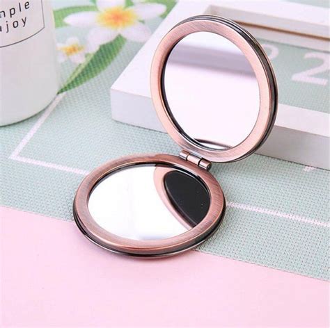 Makeup Mirror Cosmetic Folding Portable Compact Pocket Hand Mirror Mini Portable Lady Cosmetic