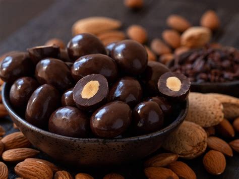 Almonds Dark Chocolate Peninsula Nut Co