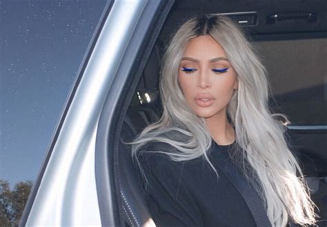 Kim Kardashian Eyeliner Azul