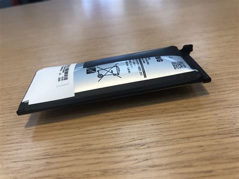 The kind of adulation samsung galaxy s7 edge is receiving post its mwc 2016 debut is evidence enough. This swollen Galaxy S7 edge battery. : pics