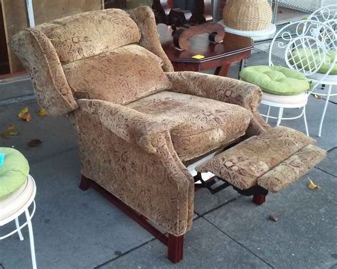 Uhuru Furniture And Collectibles Sold Lane Furniture Paisley Recliner