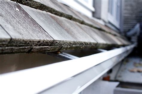 Do it yourself rain gutters and downspouts. Gutter Roll for Rain Gutters - Gutter Help