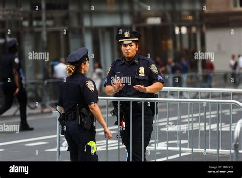 New York Usa Sep 21 2017 Police Officers Performing His Duties On The Streets Of Manhattan